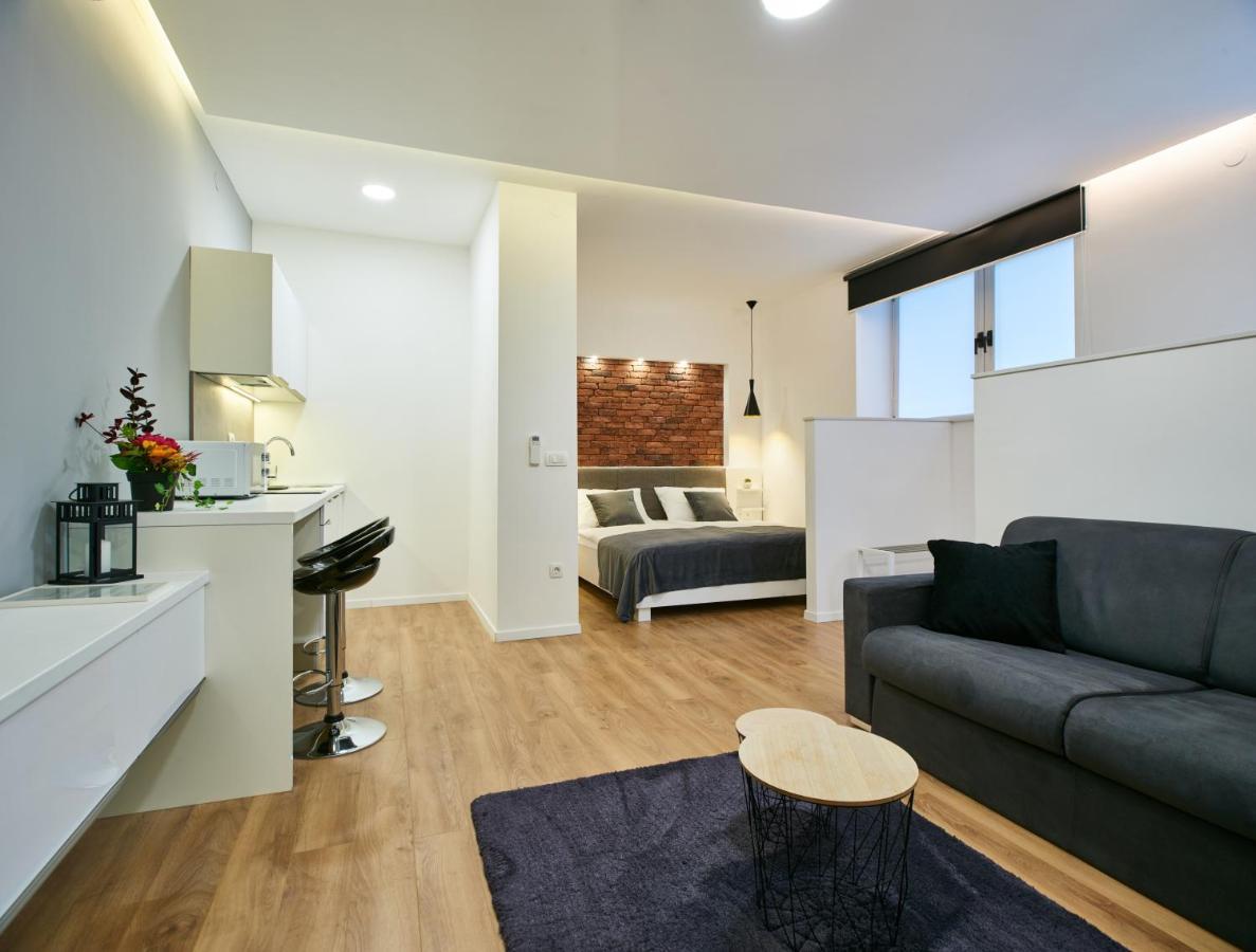 Bed Of Roses Apt 2, Premium, Designer Decorated Zagreb Exterior photo